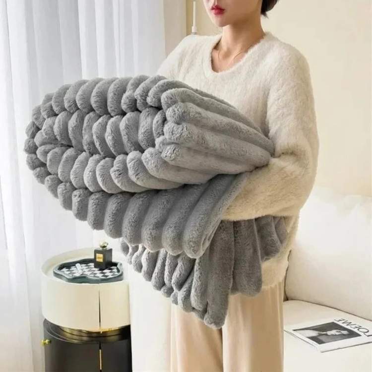 Faux-Fur Weighted Blanket – CloudStripe Soft Comfort Blanket