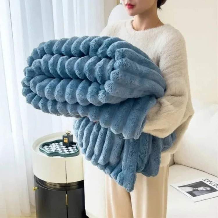 Faux-Fur Weighted Blanket – CloudStripe Soft Comfort Blanket