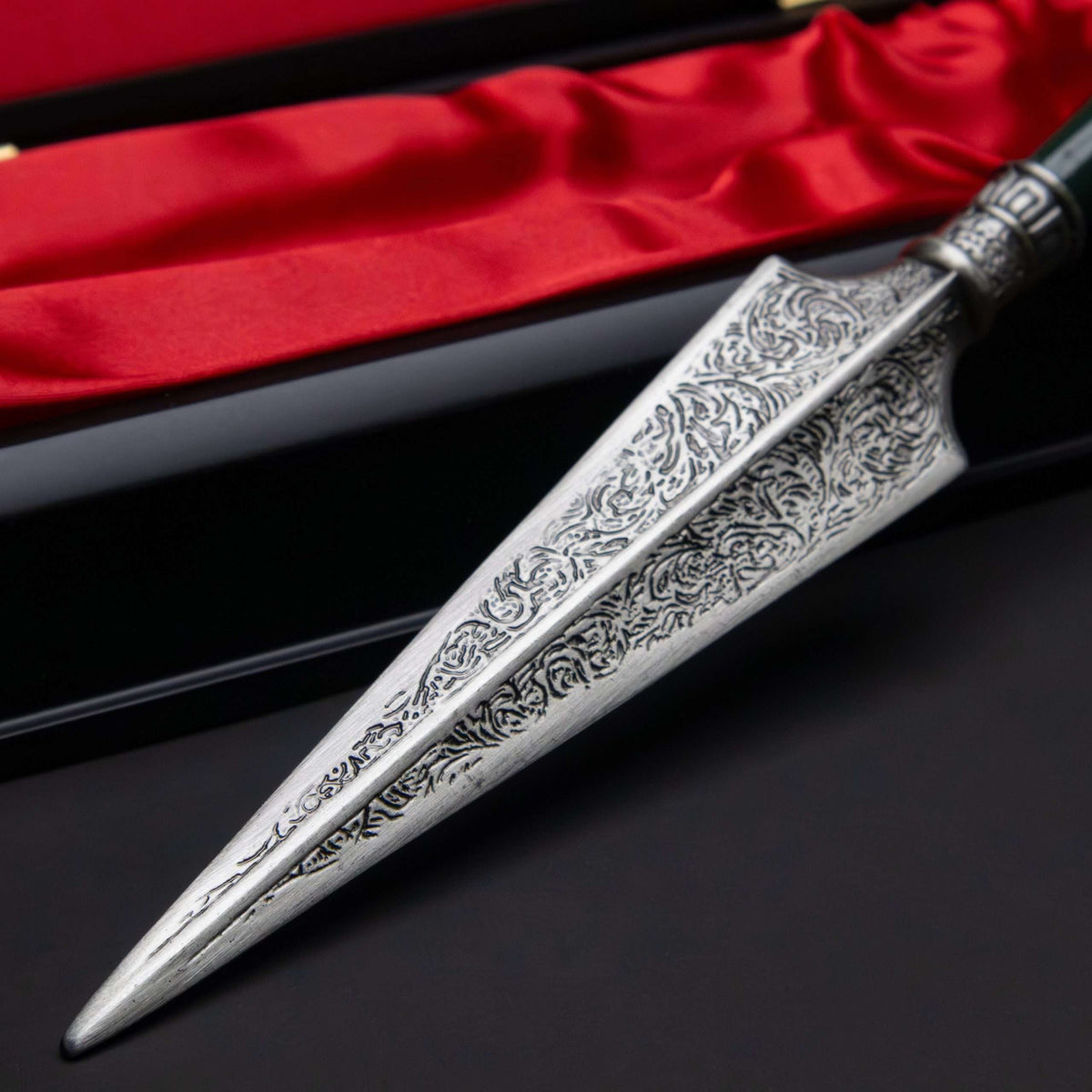 Harry Potter Bellatrix Lestrange Dagger Replica with Collector Box