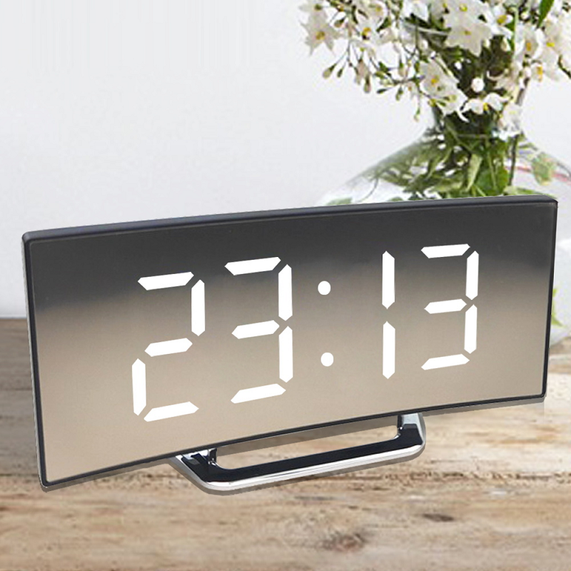 LED-Spiegelwecker mit automatischer Dimmung, Schlummerfunktion und Temperaturanzeige