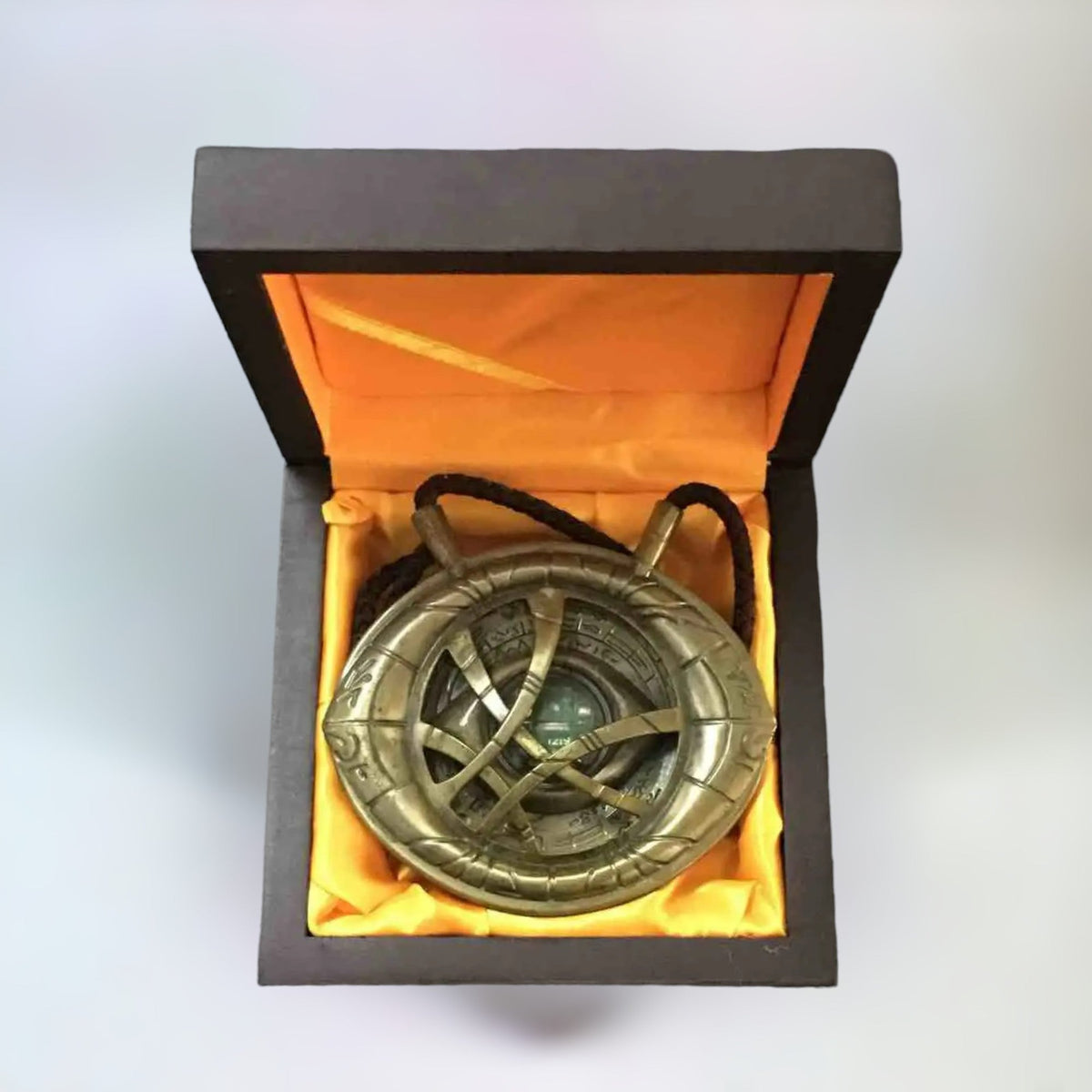 Doctor Strange Eye of Agamotto LED Necklace - 1:1 Replica