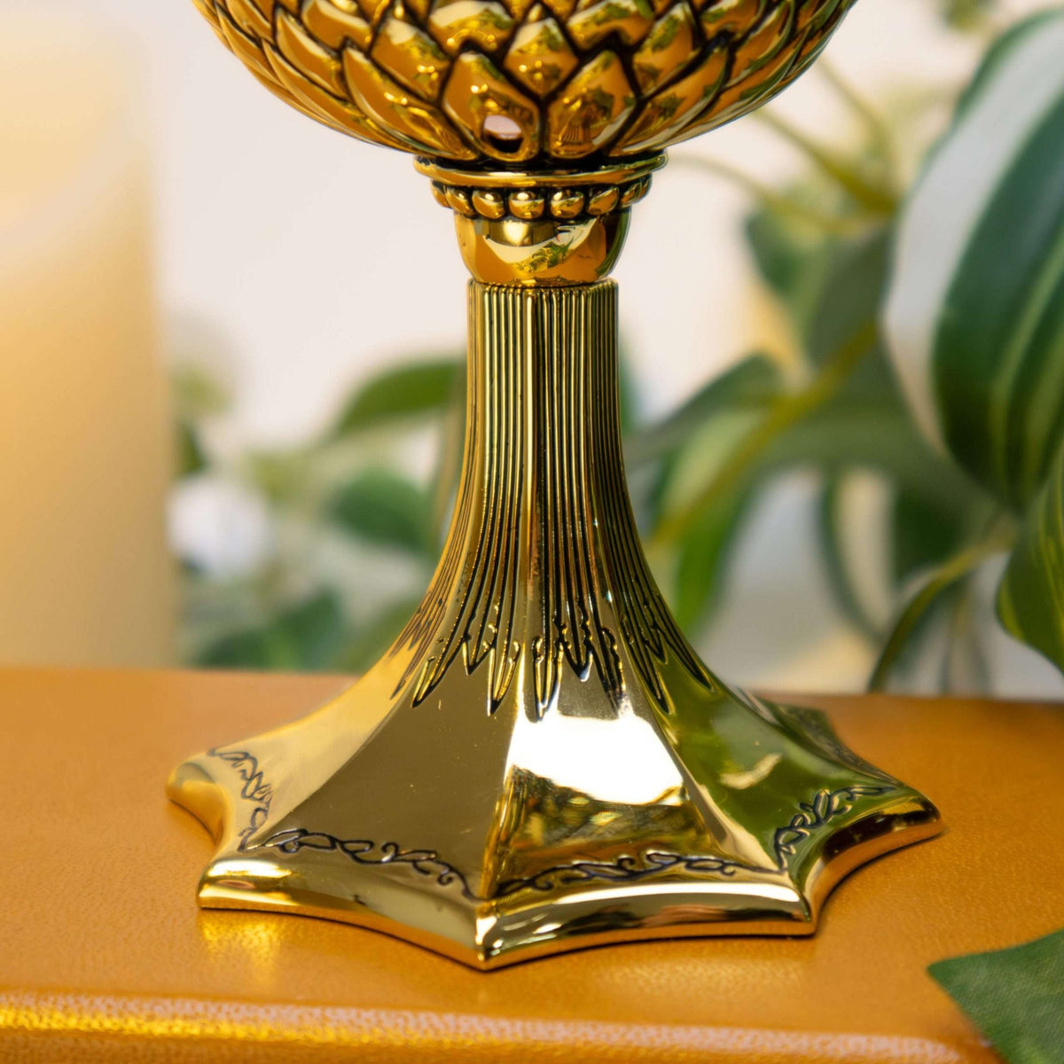 Harry Potter Helga Hufflepuff Cup Replica - 13.5 cm Display Prop