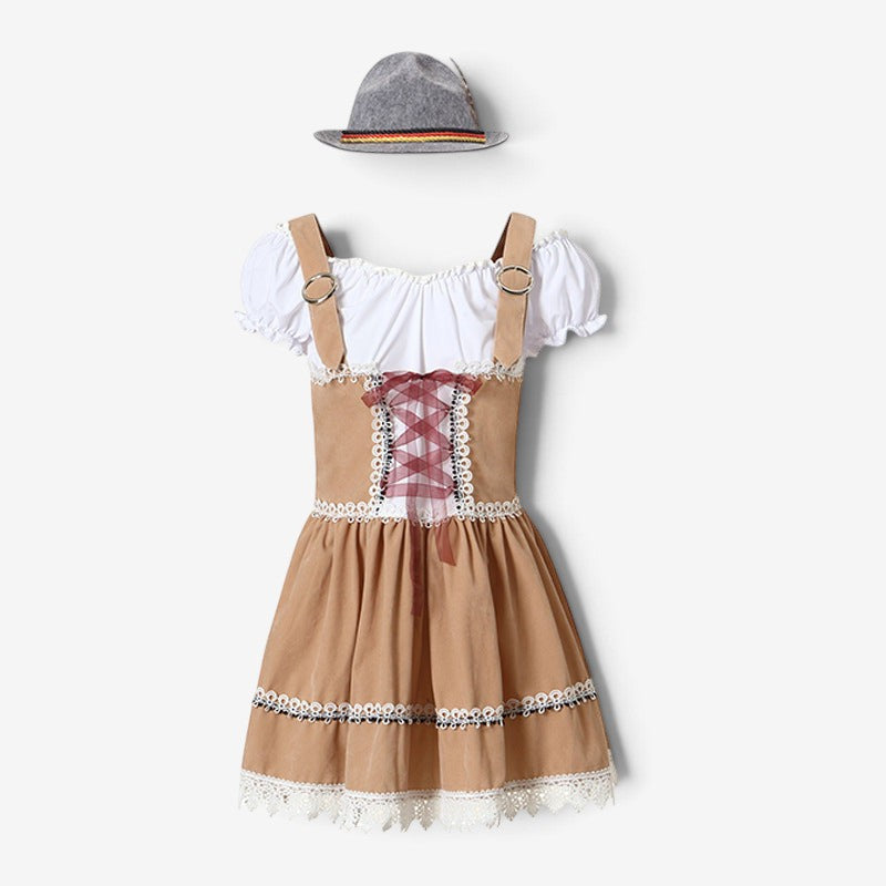 Traditionelles Minikleid für Damen mit Bardotbluse und Hut