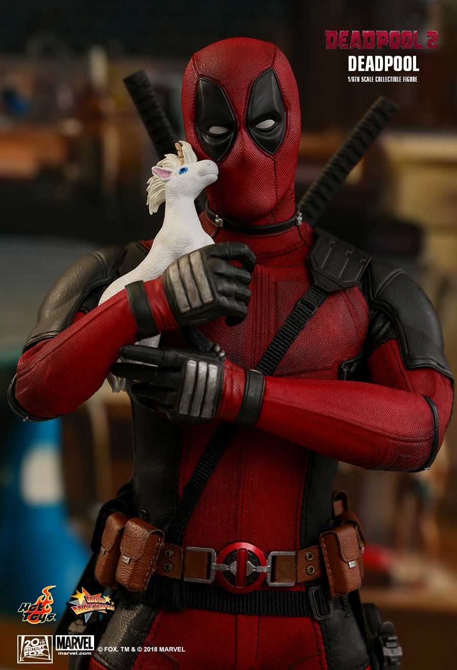Deadpool 2 Action Figure 1/6 Scale - Hot Toys