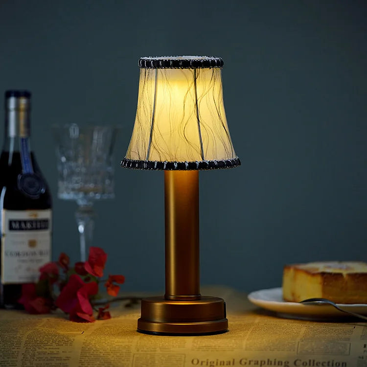 Lampe de table vintage en laiton avec lumière LED | Décoration intérieure moderne