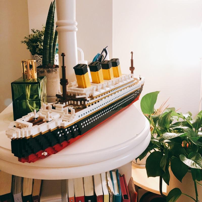 Titanic Ship Building Block Set, 3,800 Pieces, 60 cm