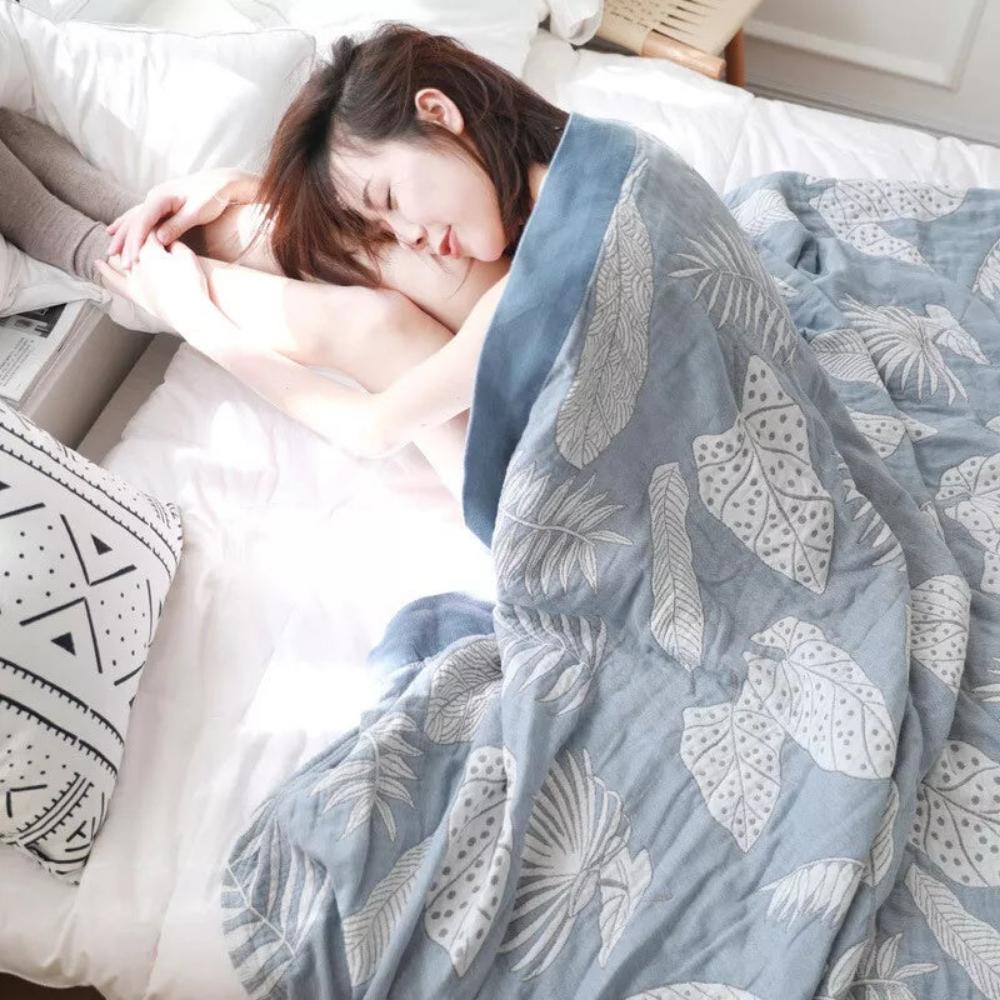 Soft Leafy Summer Blanket for Cozy Warmth and Lightweight Comfort