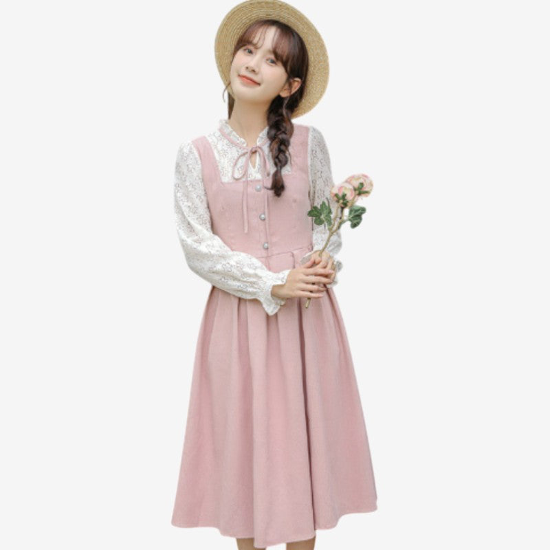 Dirndl für Damen mit Herzausschnitt