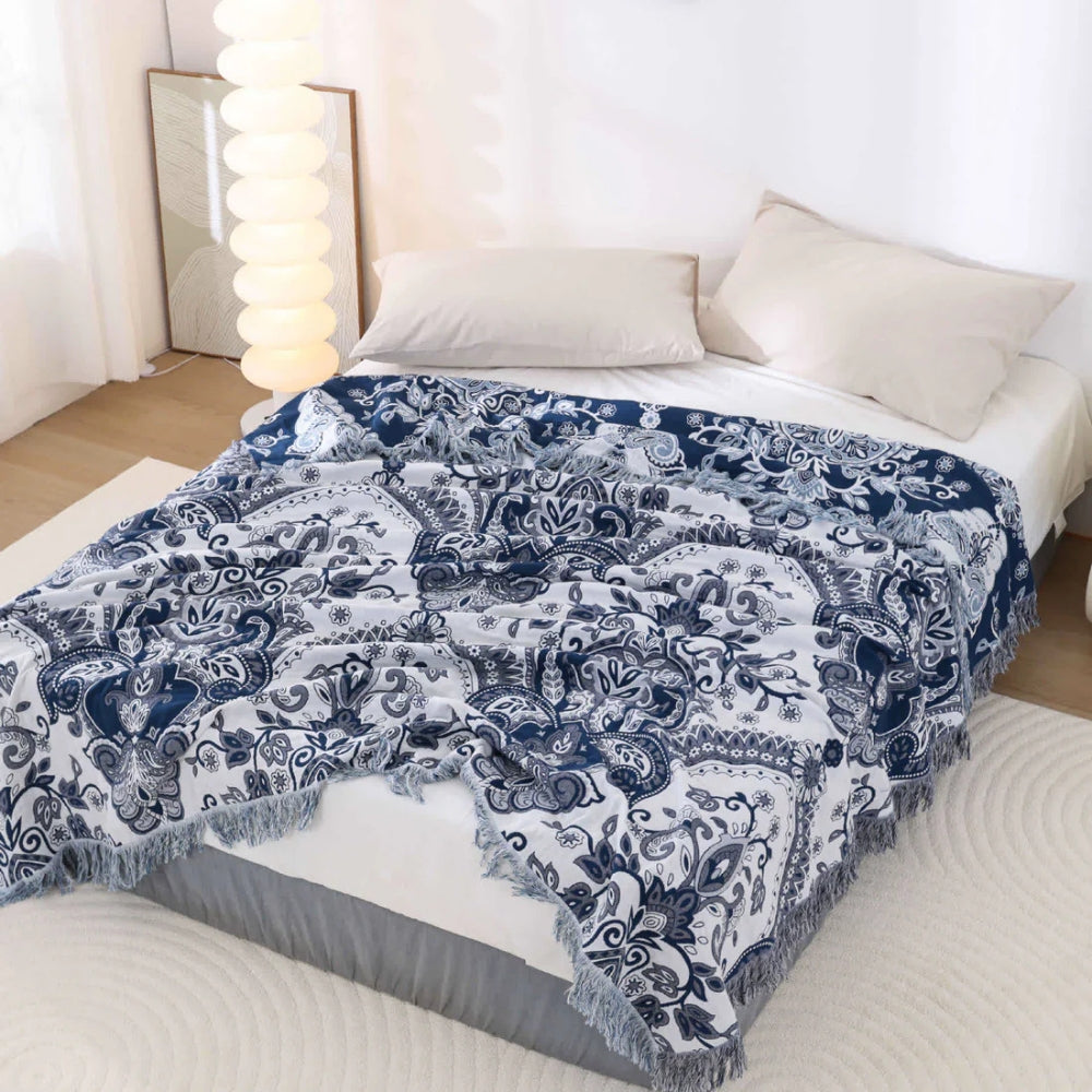 Soft Cotton Paisley Blanket with Tassels - Cozy Throw for Home Decor