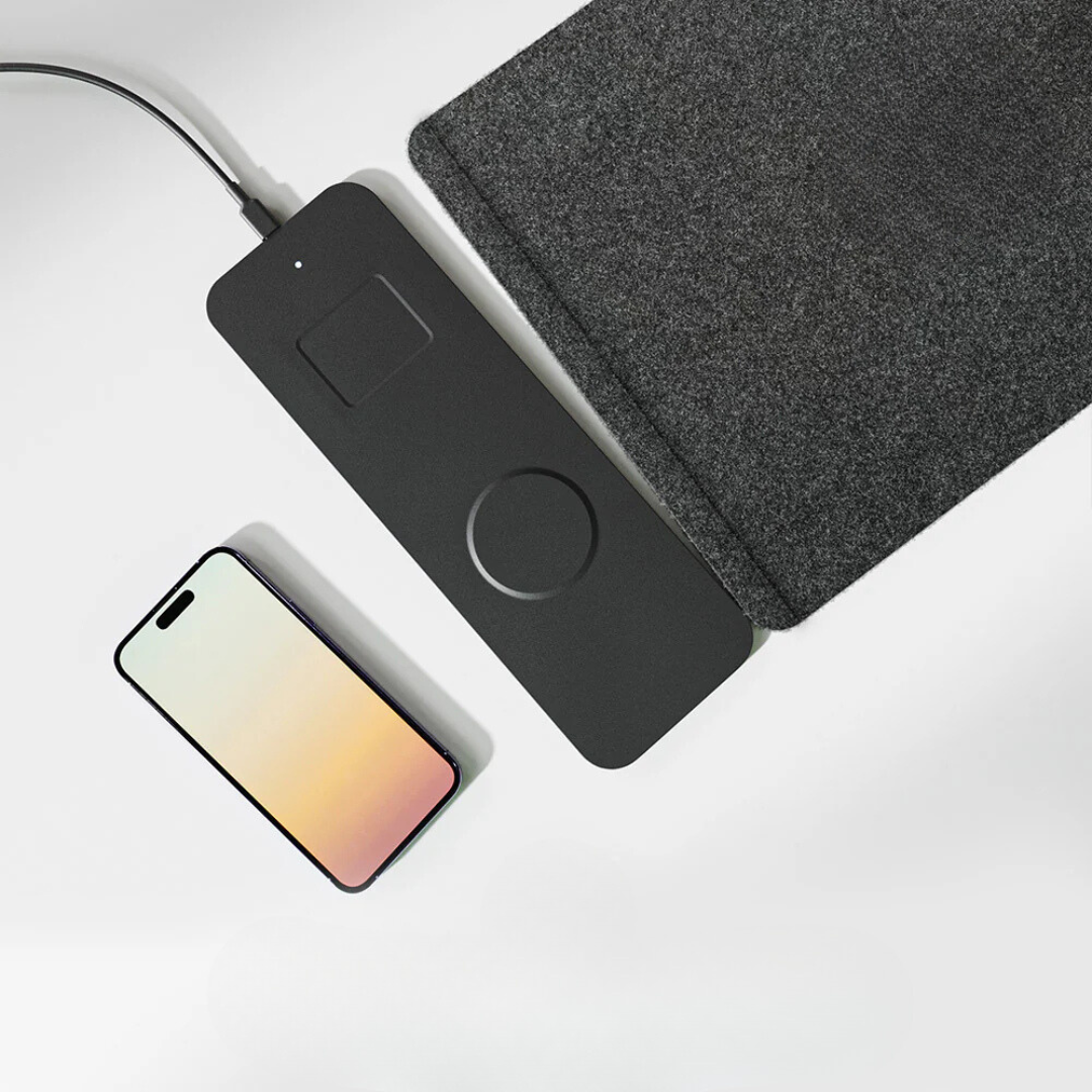 Wireless Charging Desk Mat - Large Non - Slip Faux Leather Desk Pad