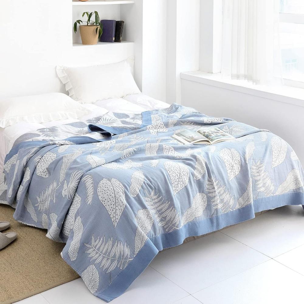 Soft Leafy Summer Blanket for Cozy Warmth and Lightweight Comfort