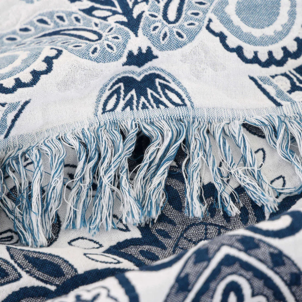 Soft Cotton Paisley Blanket with Tassels - Cozy Throw for Home Decor