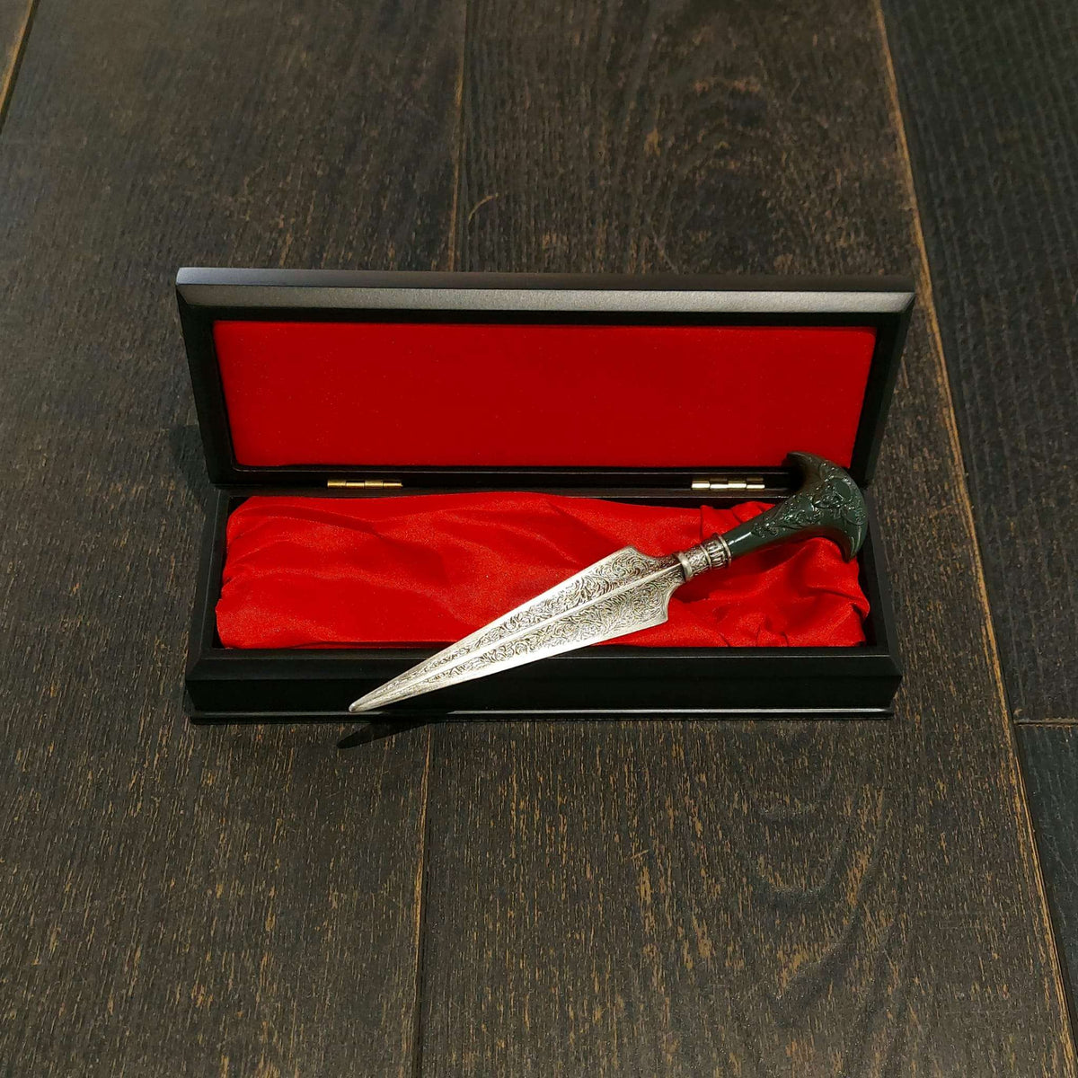 Harry Potter Bellatrix Lestrange Dagger Replica with Collector Box