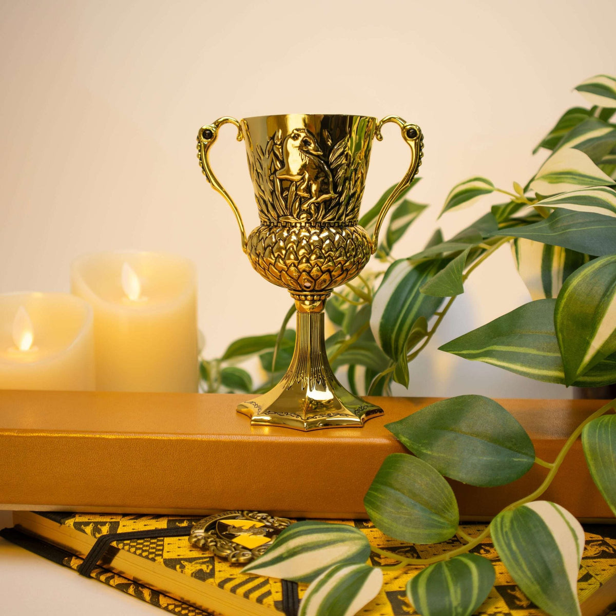 Harry Potter Helga Hufflepuff Cup Replica - 13.5 cm Display Prop