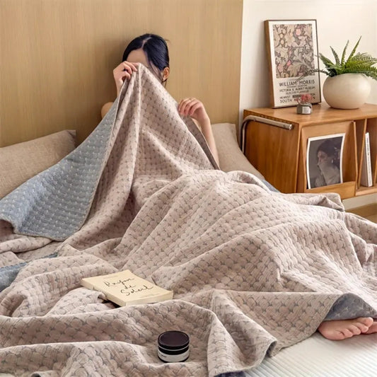 Reversible Cotton Blanket - Soft Matelassé Seersucker Throw for Home