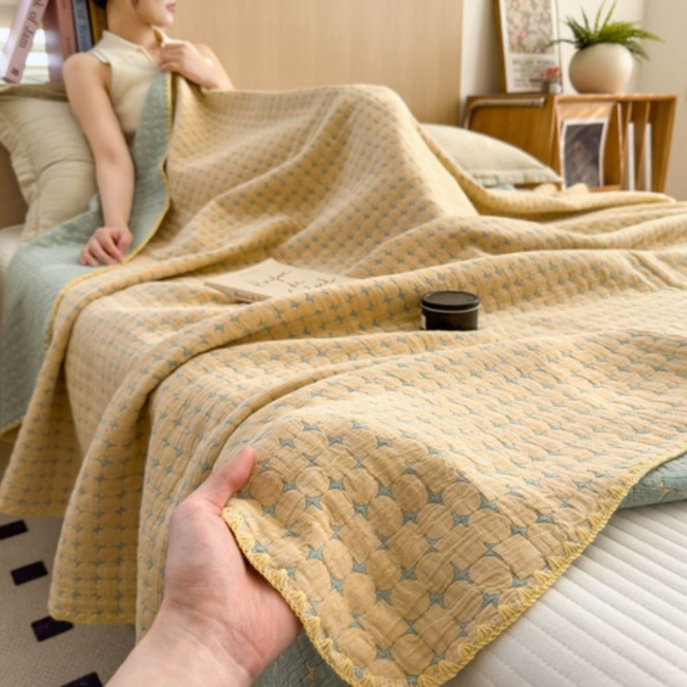 Reversible Cotton Blanket - Soft Matelassé Seersucker Throw for Home