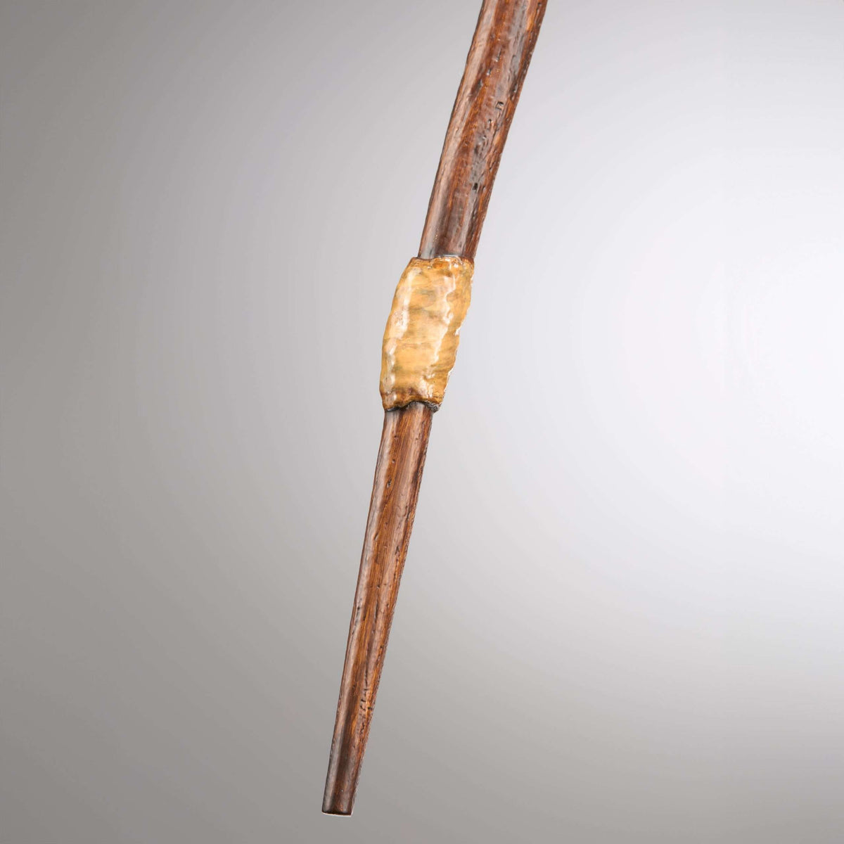 Réplique de la première baguette de Ron Weasley dans sa boîte Ollivander