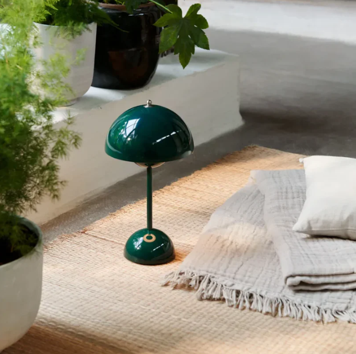 Modern Elegance Table Lamp
