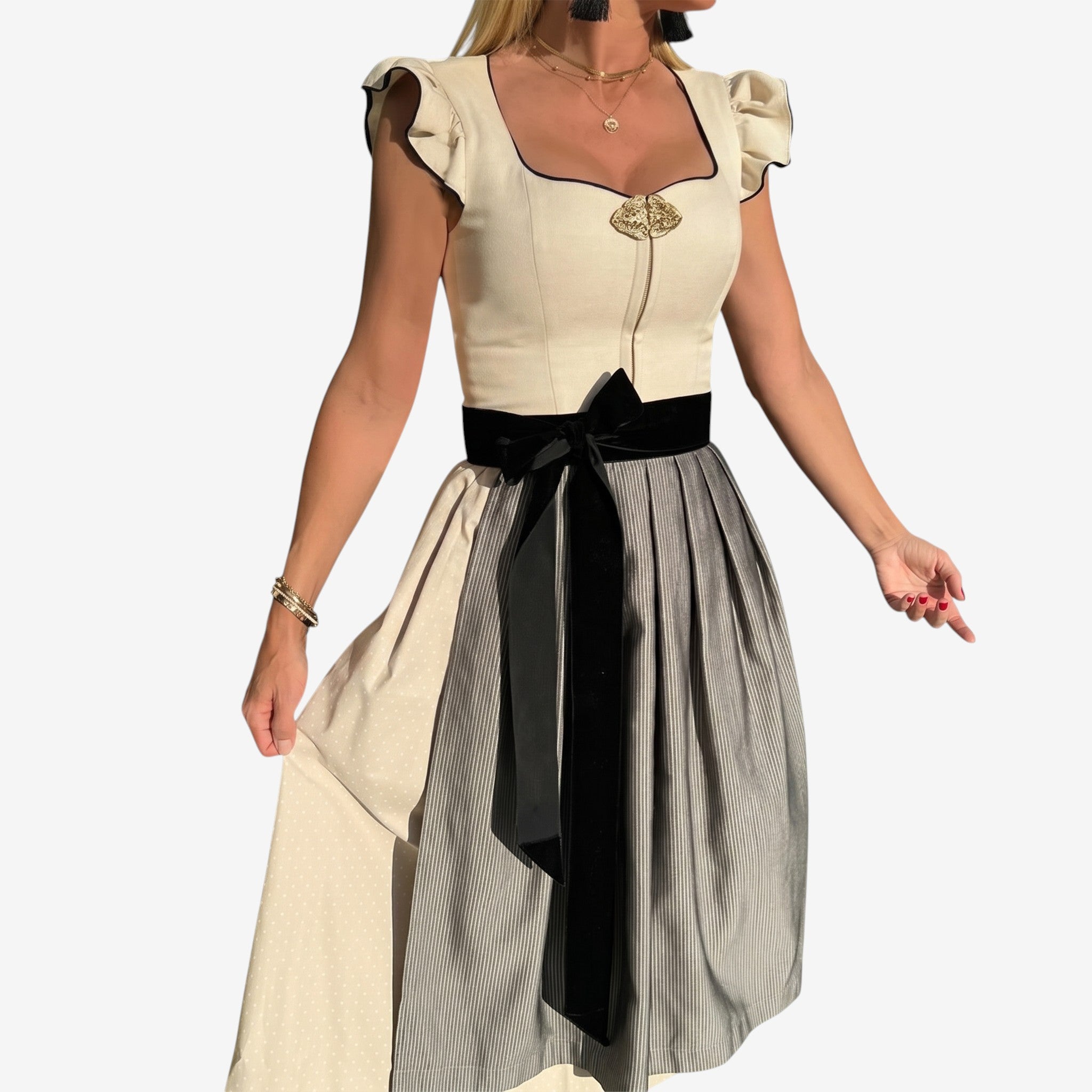 Dirndl traditionnel pour femmes avec détails modernes