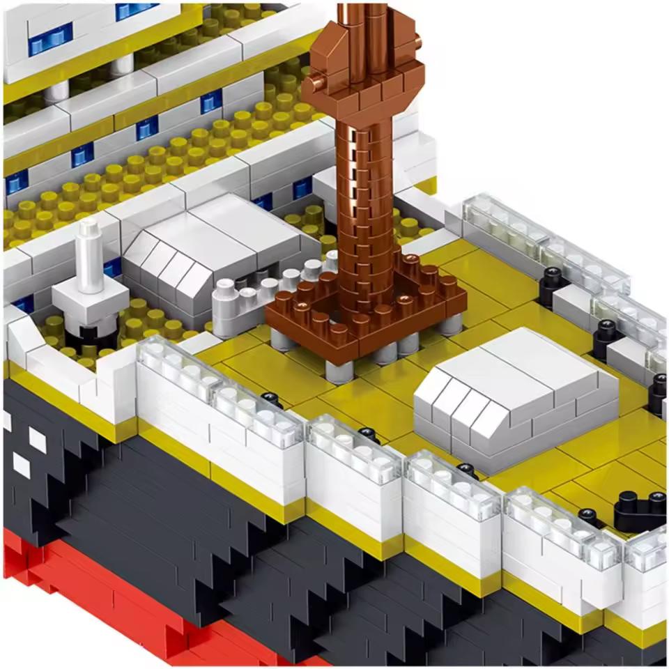 Titanic Ship Building Block Set, 3,800 Pieces, 60 cm
