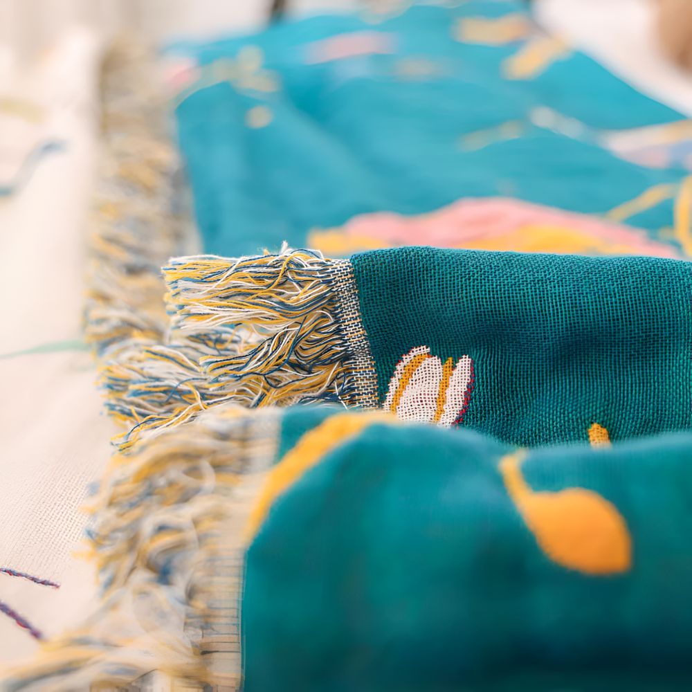 Plaid en coton avec pompons imprimé oiseaux pour décoration intérieure et cadeaux