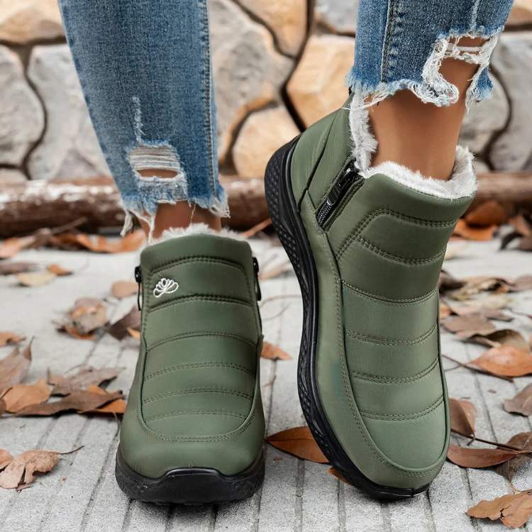 ArcticEase Women’s Snow Boots