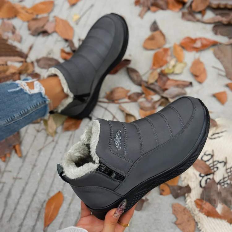 ArcticEase Women’s Snow Boots