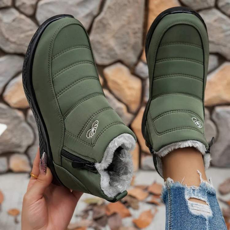 ArcticEase Women’s Snow Boots