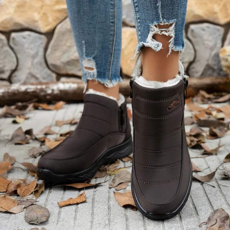ArcticEase Women’s Snow Boots