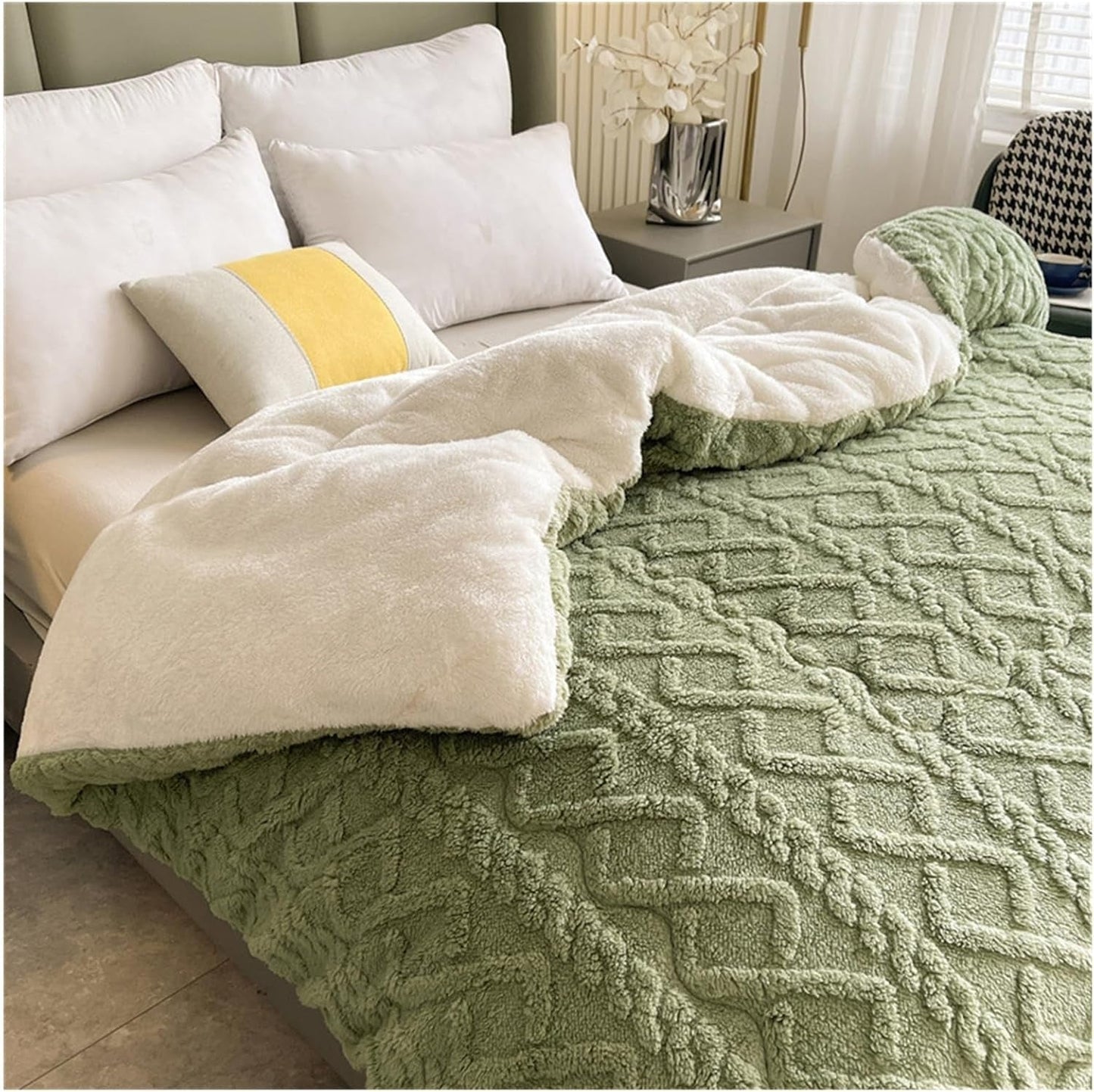 Cozy Thick Sherpa Blanket for Ultimate Warmth and Comfort