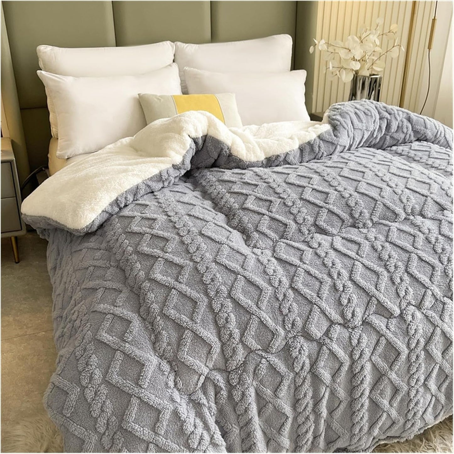 Cozy Thick Sherpa Blanket for Ultimate Warmth and Comfort