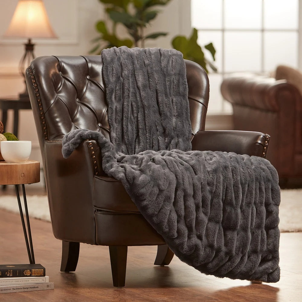 Cozy Faux Fur Throw Blanket for Home Decor and Warmth