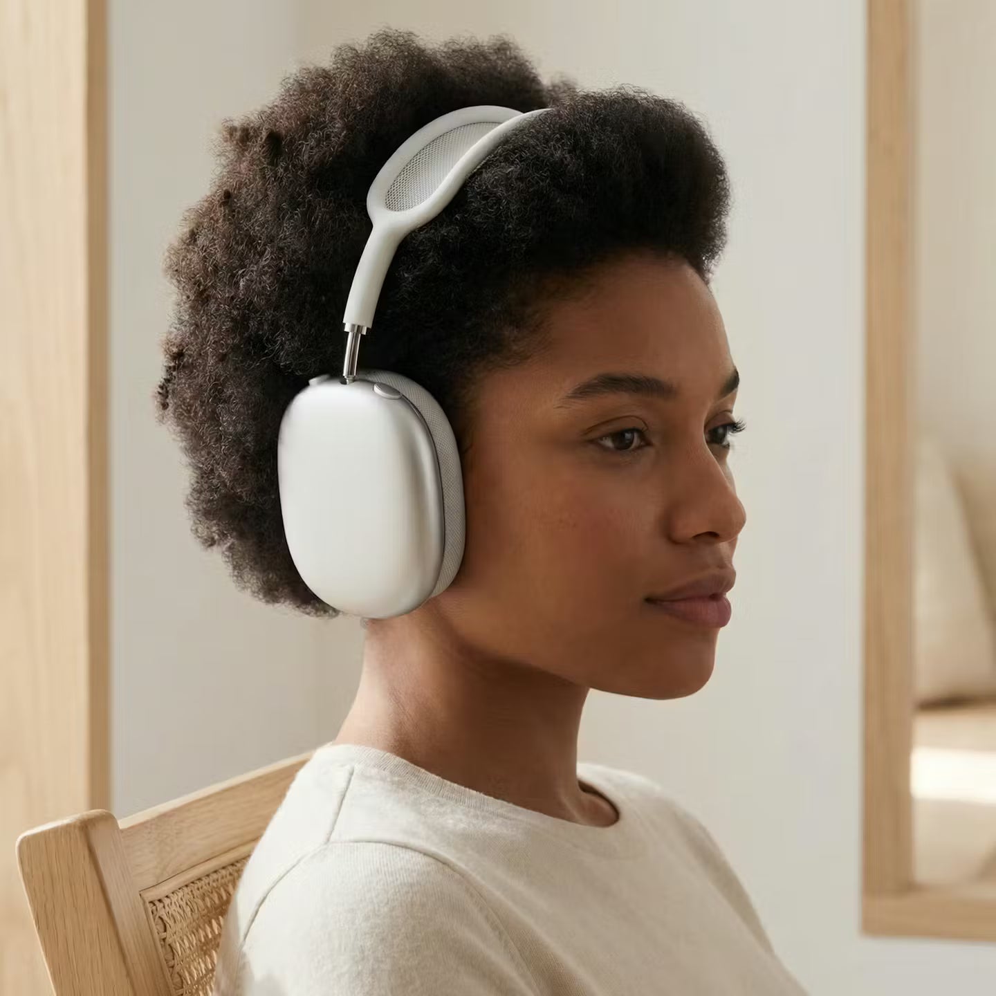 Wireless Over - Ear Bluetooth Headphones - Cushioned Rechargeable Headset