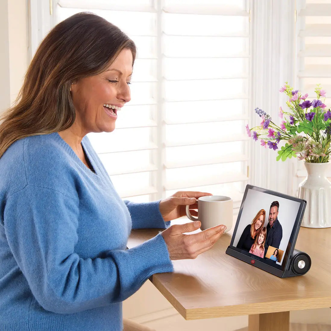 Easy-to-Use Tablet for Seniors – Built-In Stand & Dual Speakers