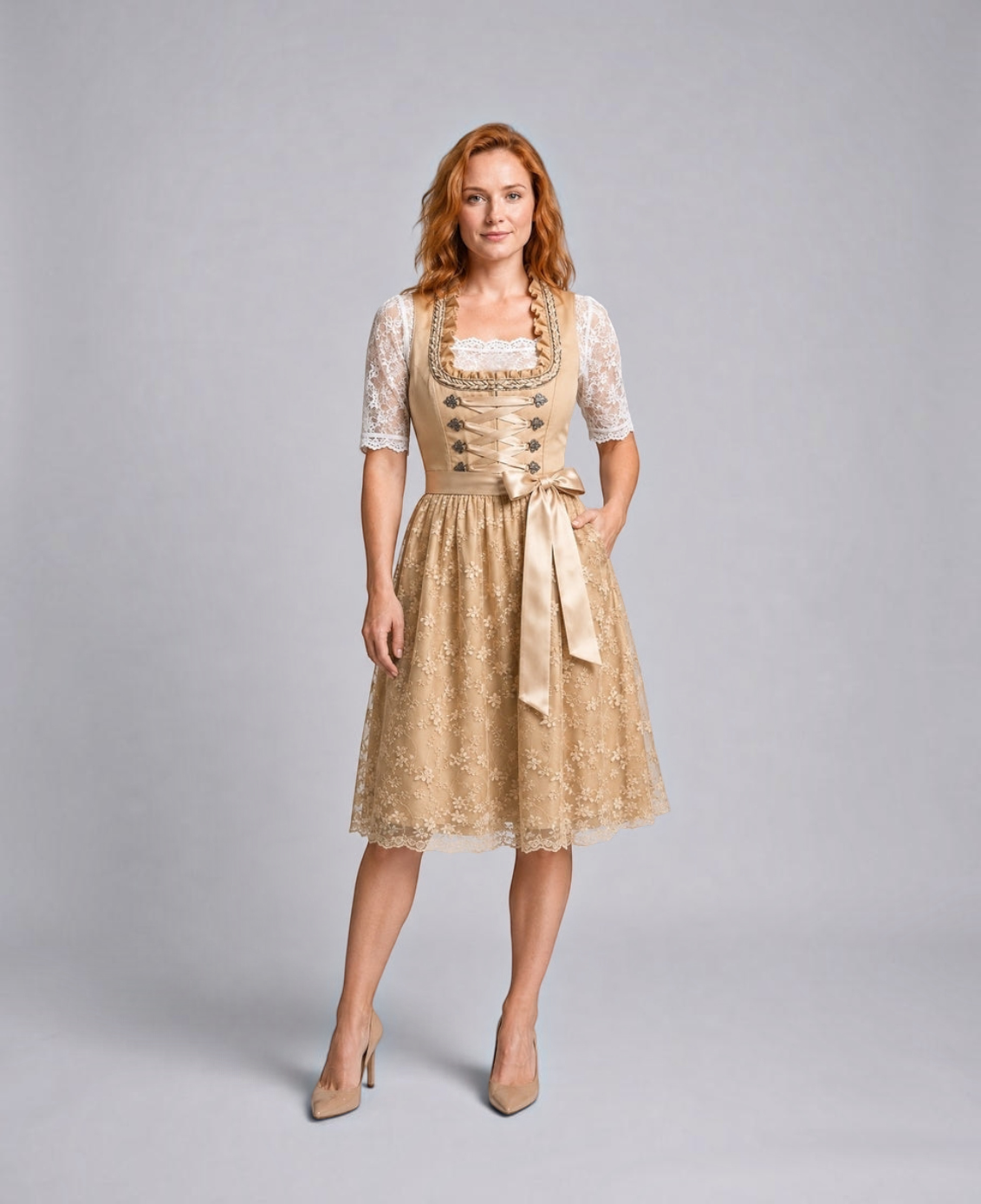 Dirndlkleid für Damen im traditionellen Stil mit geschnürtem Mieder